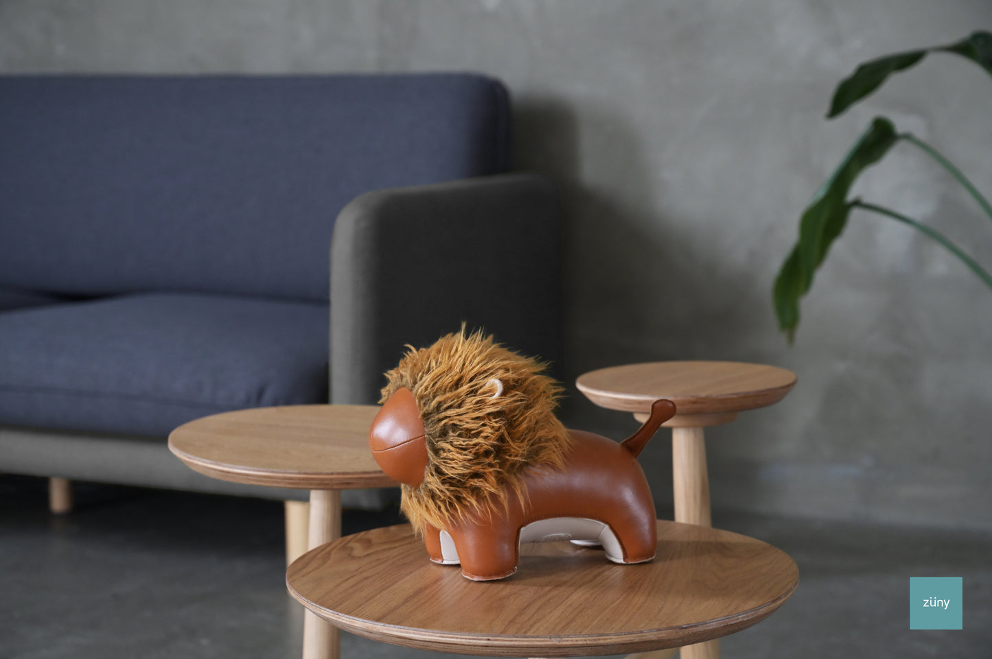 Lion Lino Paperweight